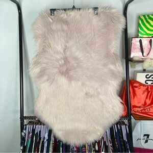 Safavieh Light Purple Faux Sheepskin Animal Pelt Rug